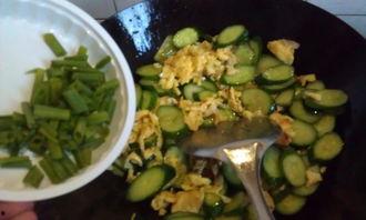 吃瓜炒鸡蛋教程,一招学会吃瓜炒鸡蛋，轻松解锁夏日新吃法