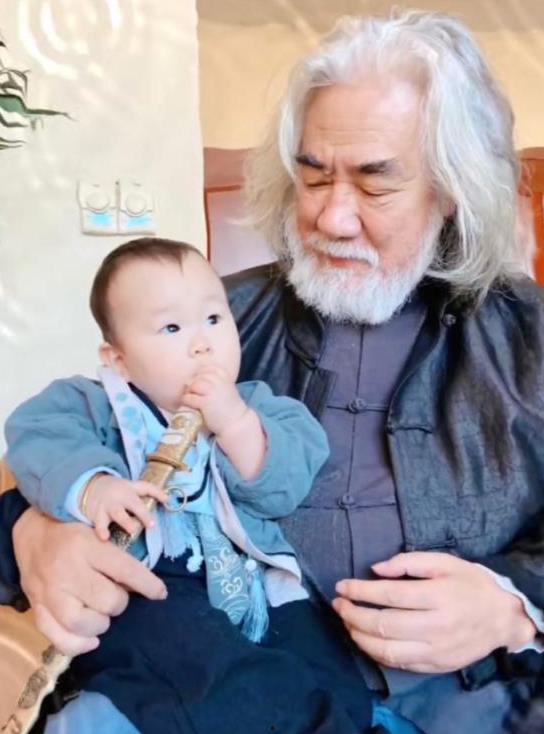 吃瓜老婆和女助理,揭秘娱乐圈背后的情感纠葛